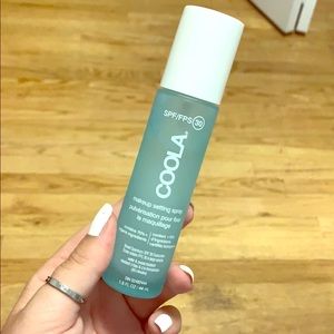 Makeup setting spray